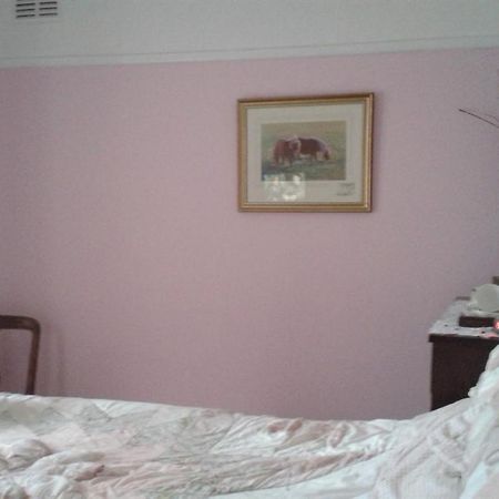 Ebborways Farm Bed And Breakfast Priddy Номер фото